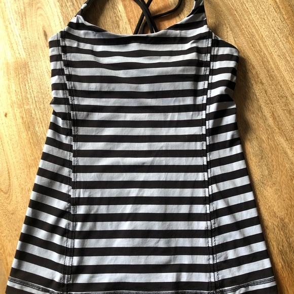 Lululemon Free To Be Tank-size 4 - Picture 7 of 7